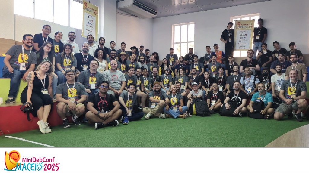 Group photo of the MiniDebConf Maceió 2025